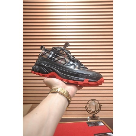 버버리 빈티지 체크 아서 스니커즈