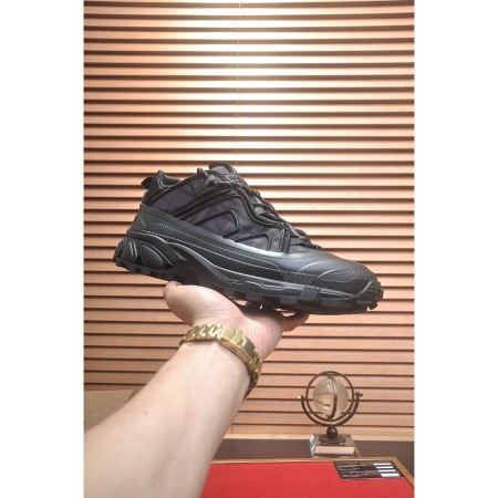 버버리 빈티지 체크 아서 스니커즈