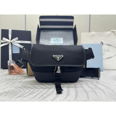 프라다 리 나일론 사피아노 숄더백