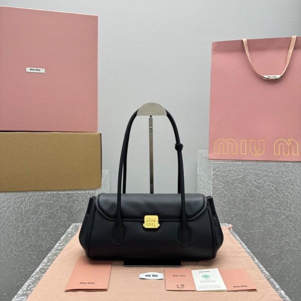 미우미우 바케트 숄더백