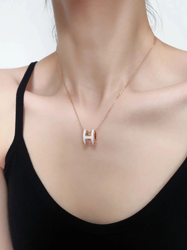 에르메스 팝아슈 펜던트