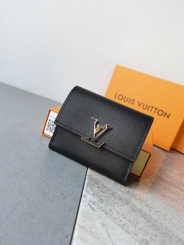 루이비통 카퓌신 컴팩트 월렛