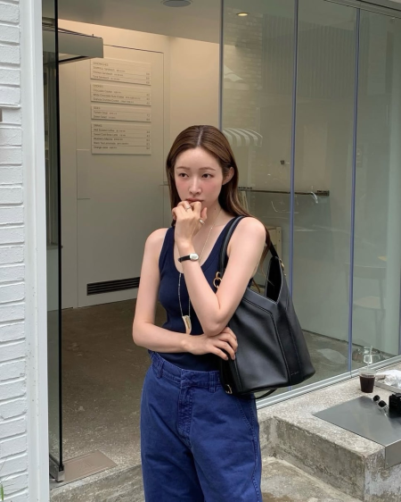 생로랑 Y 탑 핸들 버킷 백