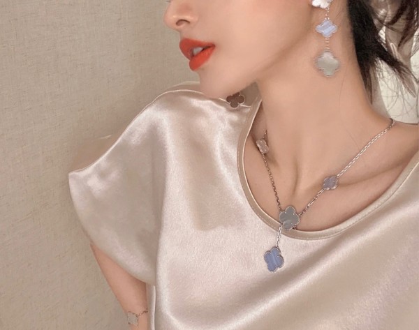 반클리프 아펠 빈티지 알함브라 펜던트