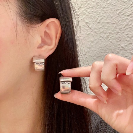샤넬 로고 귀걸이