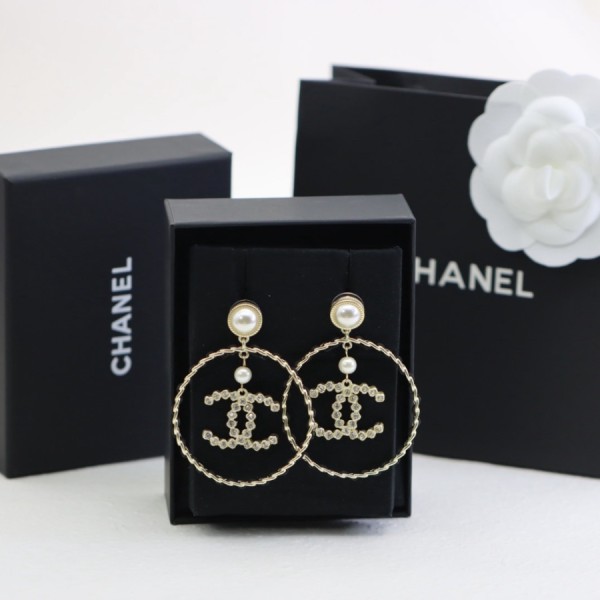 샤넬 CC 로고 후프 진주 귀걸이