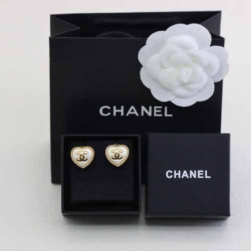 샤넬 CC 로고 하트 귀걸이