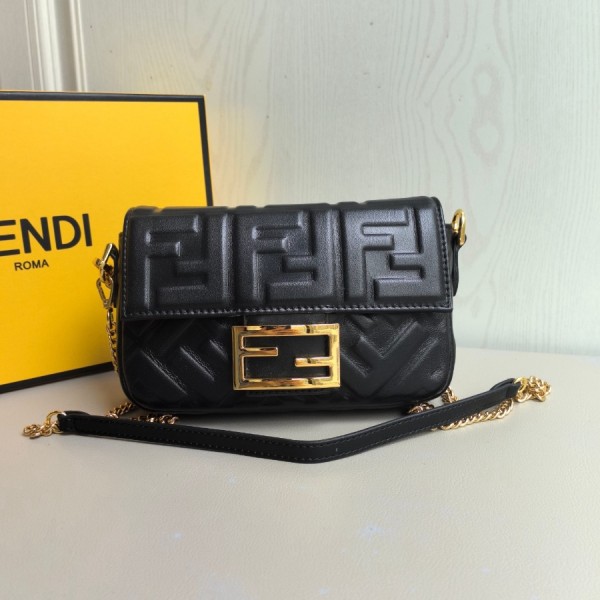 펜디 바게트 체인 백 미니